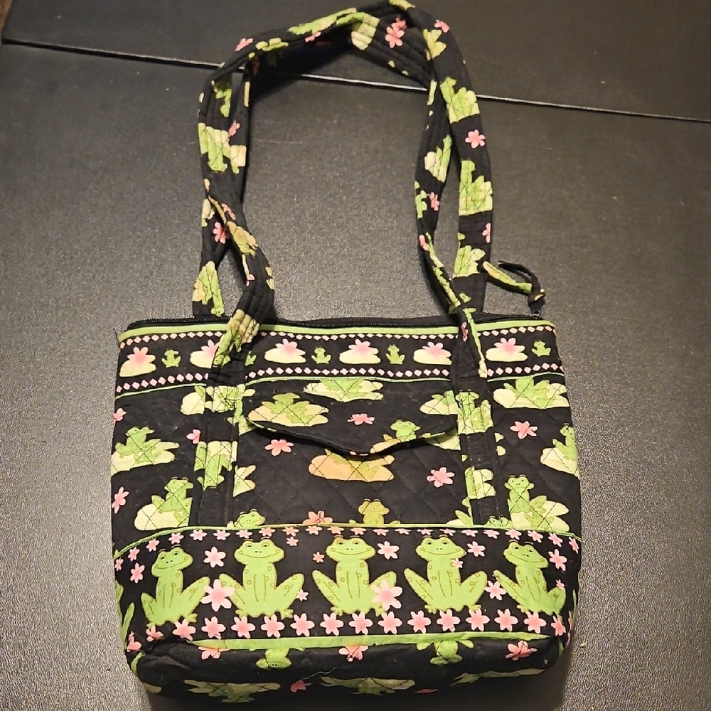 Stylish Black and Green Tote with Bold Pattern - Picture 1 of 4